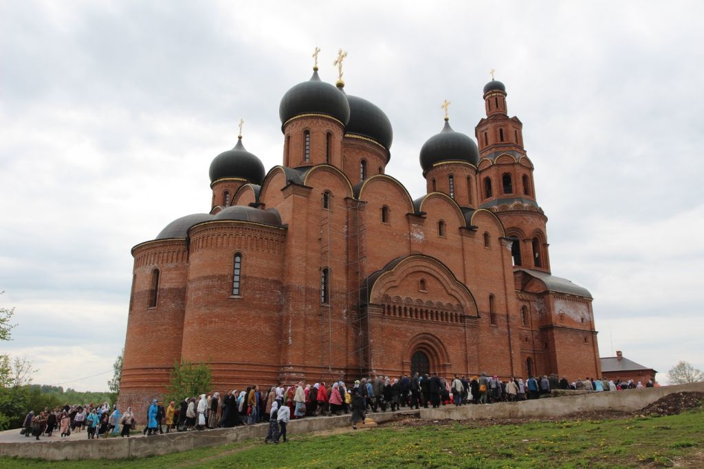 <span style="font-weight: bold;">Успенский Свято-Георгиевский мужской монастырь «Святые кустики»</span><br>